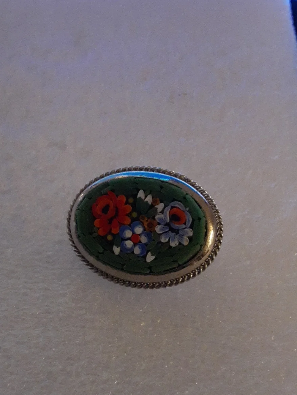 Handcrafted Floral Micro-Mosaic Oval Pin in Green - Picture 2 of 4